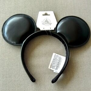 ✨ NWT Mickey Mouse ears black
